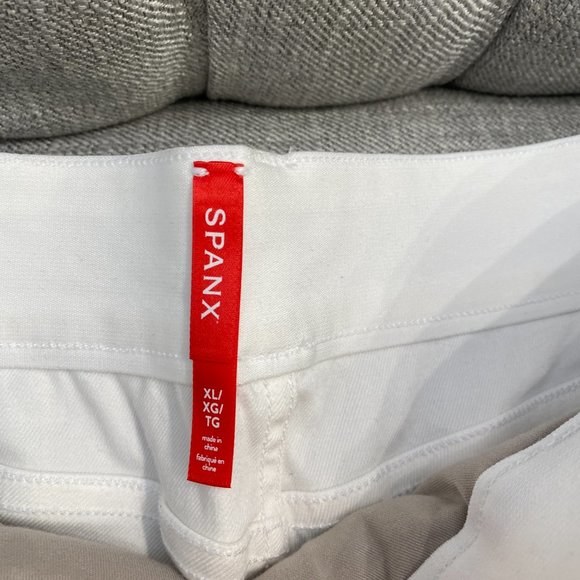 NWT Spanx 6" twill short bright white tummy control slimming with pockets - Picture 2 of 4